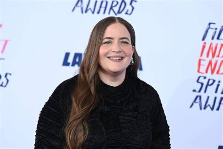 Aidy Bryant Height, Weight, Net Worth, Age, Birthday, Wikipedia, Who, Nationality, Biography
