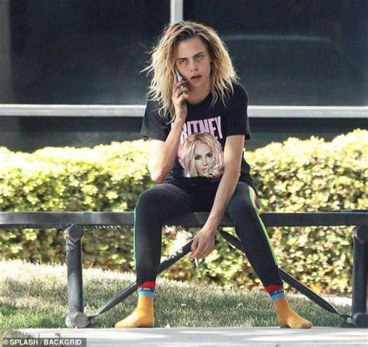 
Is Cara Delevingne Addicted To Drugs? Where is She Now? Net Worth 