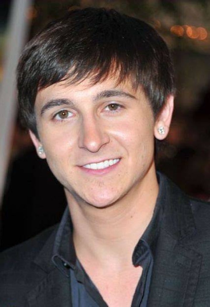Mitchel Musso Height, Weight, Net Worth, Age, Birthday, Wikipedia, Who, Nationality, Biography